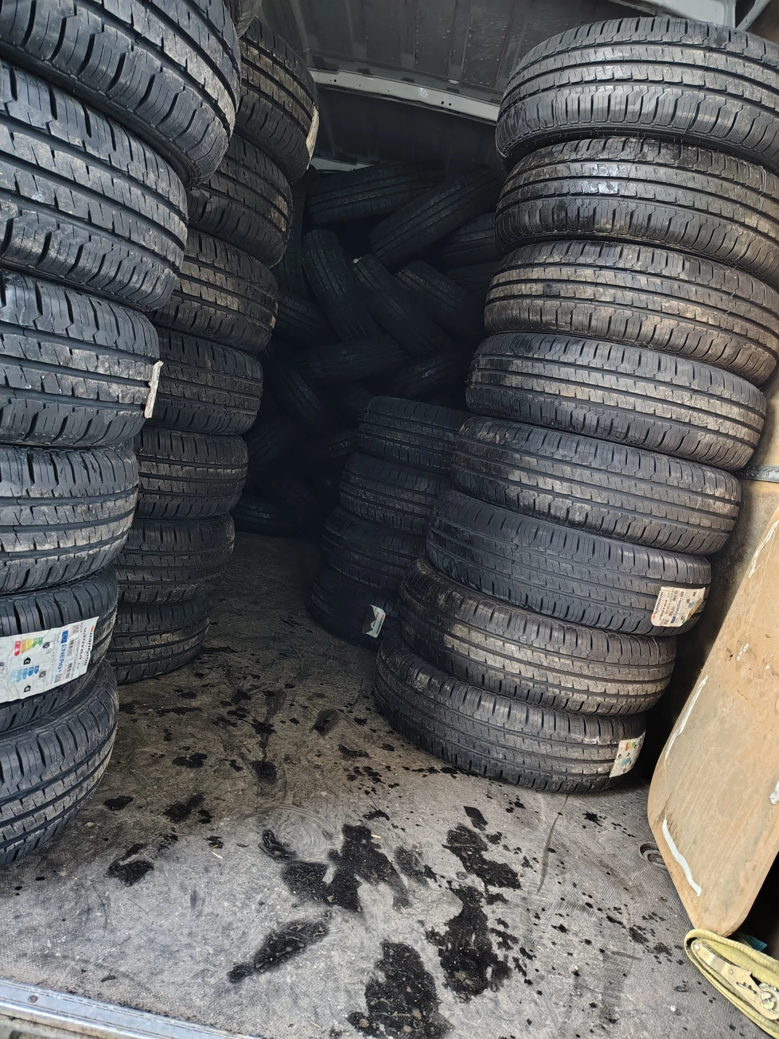 Гуми Летни 225/70R15, снимка 6 - Гуми и джанти - 55837137