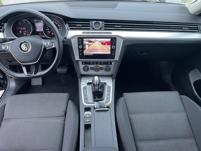 VW Passat 1.6 TDI FULL OPTIONS , снимка 9 - Автомобили и джипове - 43294436