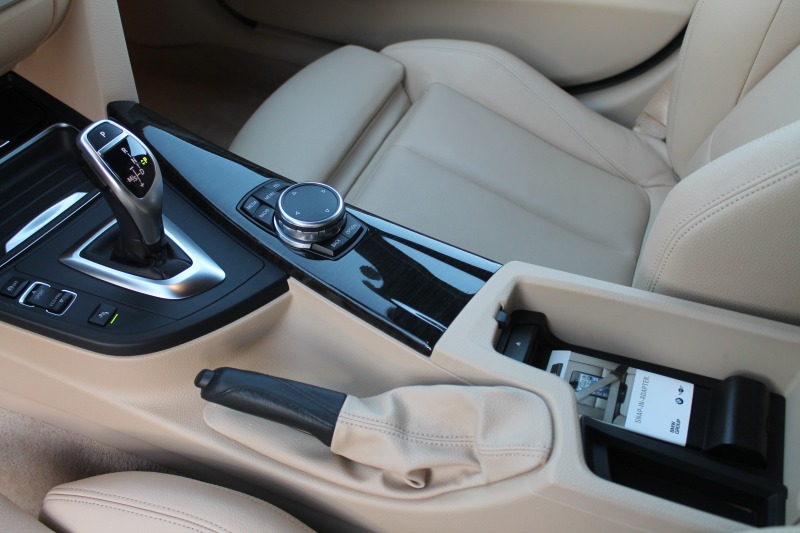 BMW 330 Xdrive*M Performance*Camera, снимка 12 - Автомобили и джипове - 43296761