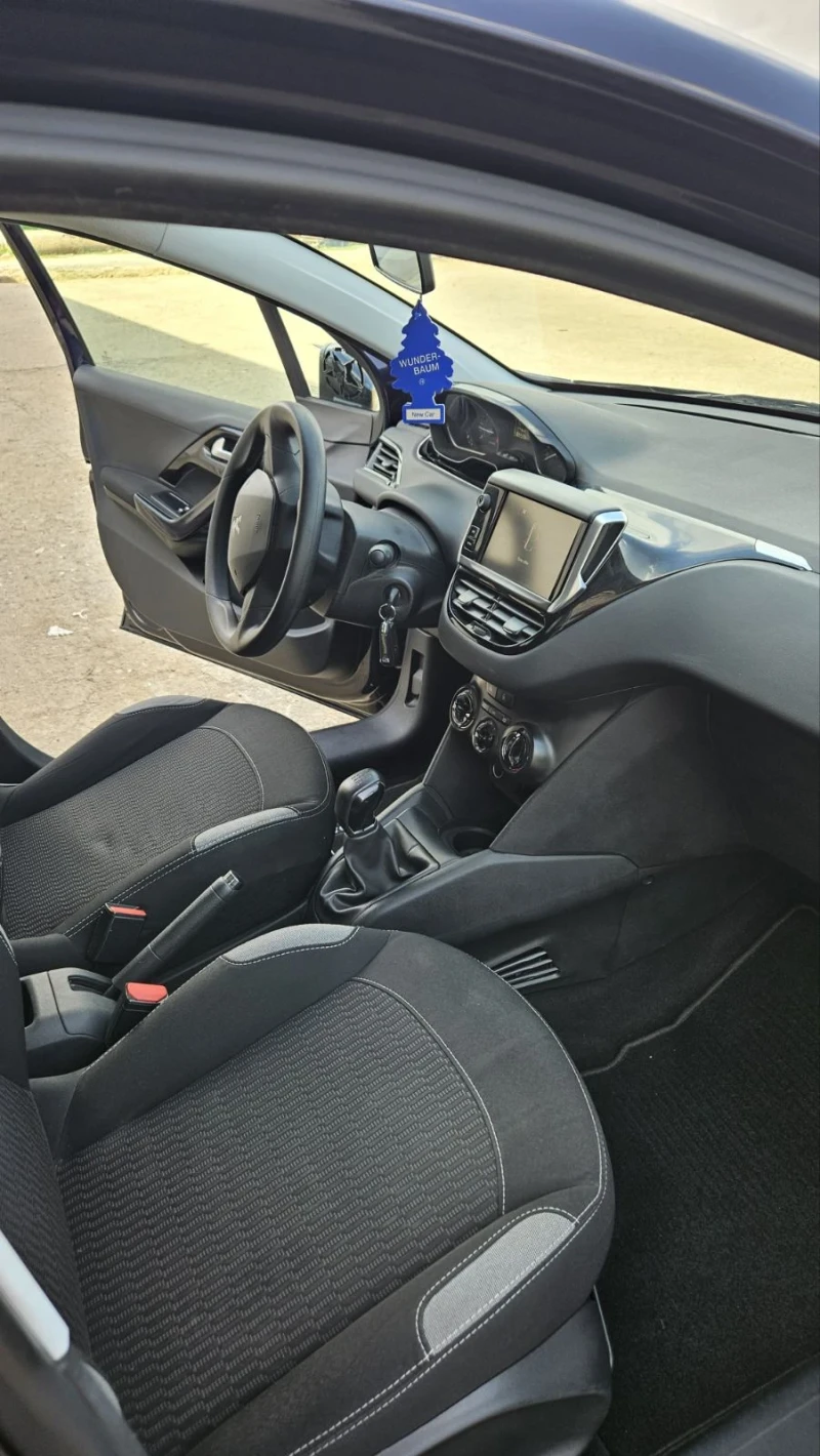 Peugeot 208 1.2 - 82кс., снимка 9 - Автомобили и джипове - 49534677