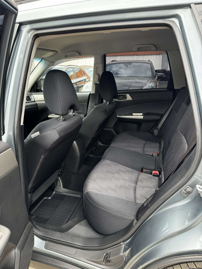 Subaru Forester, снимка 11 - Автомобили и джипове - 49943043