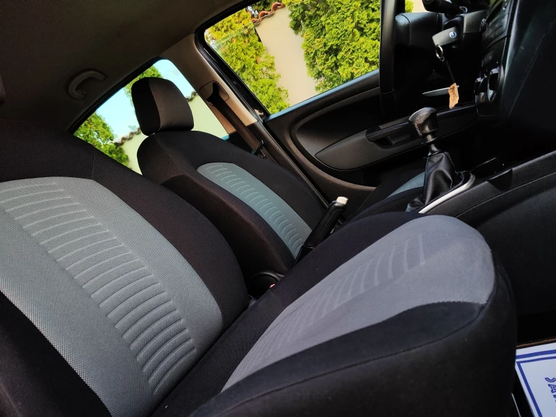 Fiat Punto 1.4I(95)* GRANDE PUNTO* LINEA-SPORTIVO* , снимка 12 - Автомобили и джипове - 51044876