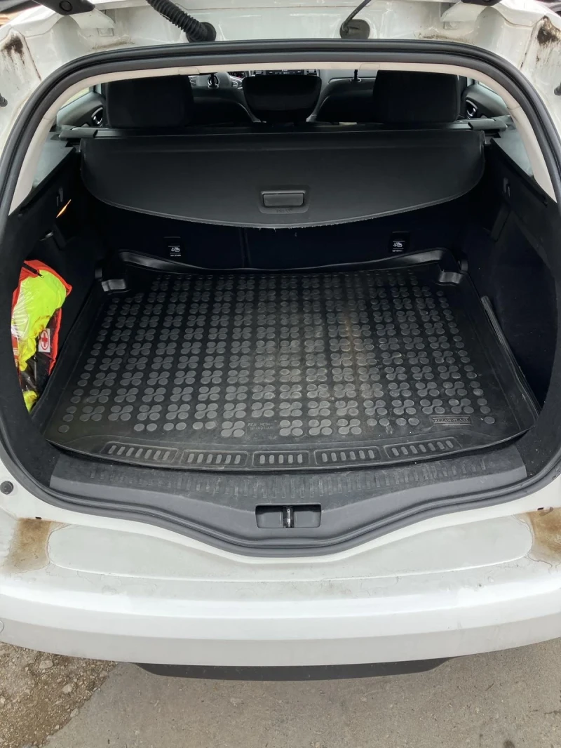 Renault Megane 1.5 DCI Купувана нова !!!, снимка 12 - Автомобили и джипове - 52712967