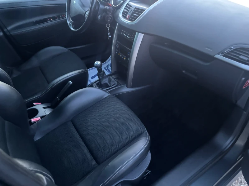 Peugeot 207 2019+ 1.4HDI+ 90кс+ ВС.ПЛАТЕНО+ ОБСЛУЖЕНА+ ПАНОРАМ, снимка 15 - Автомобили и джипове - 52726470