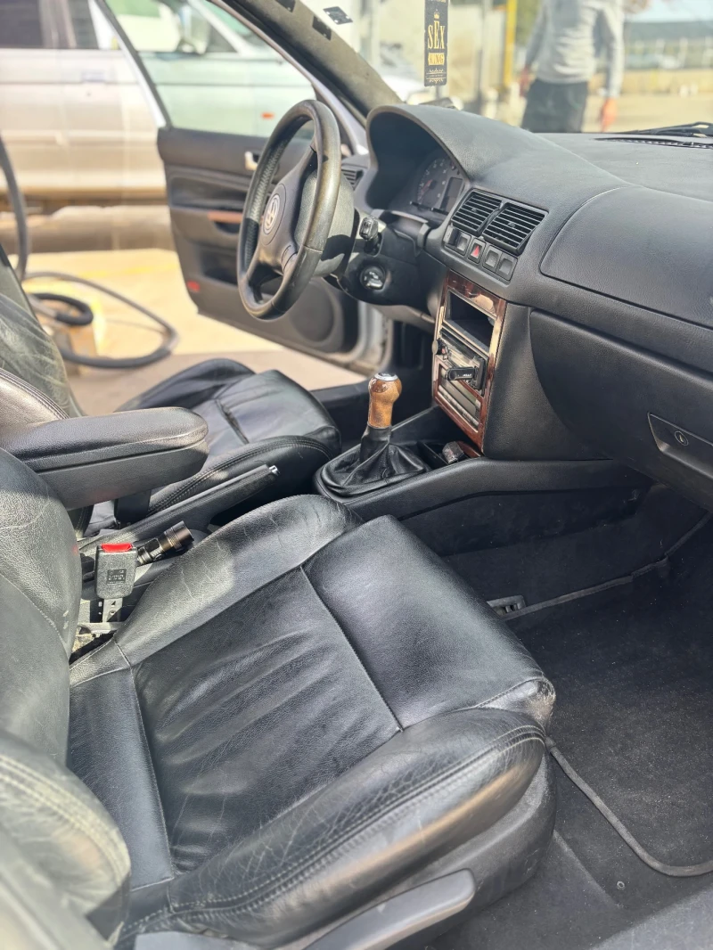 VW Golf 2.8 VR6, снимка 5 - Автомобили и джипове - 52900027