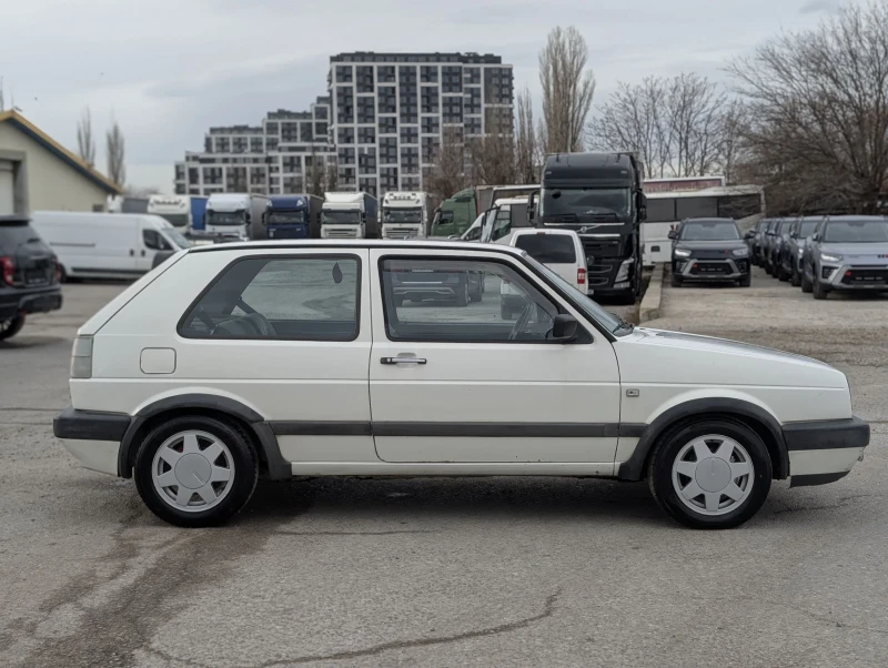 VW Golf 1.6, снимка 5 - Автомобили и джипове - 52989627