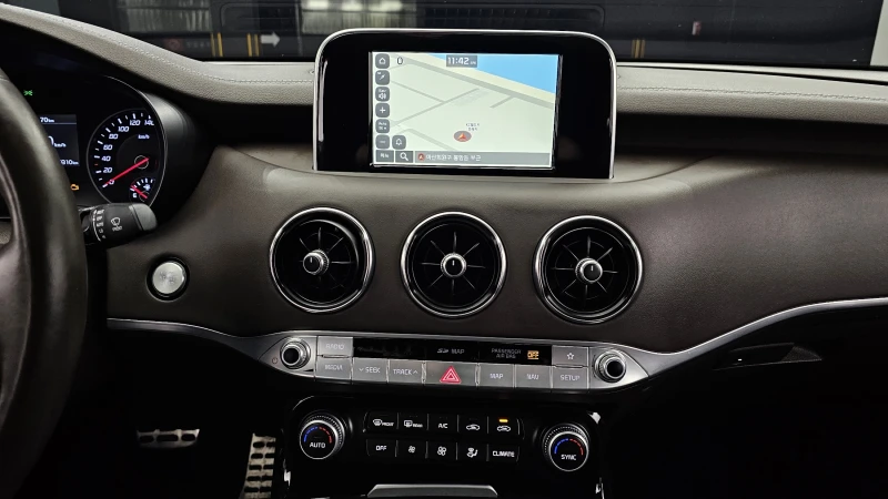 Kia Stinger 2.0T AWD PLATINUM autogeorge.com, снимка 13 - Автомобили и джипове - 53260923