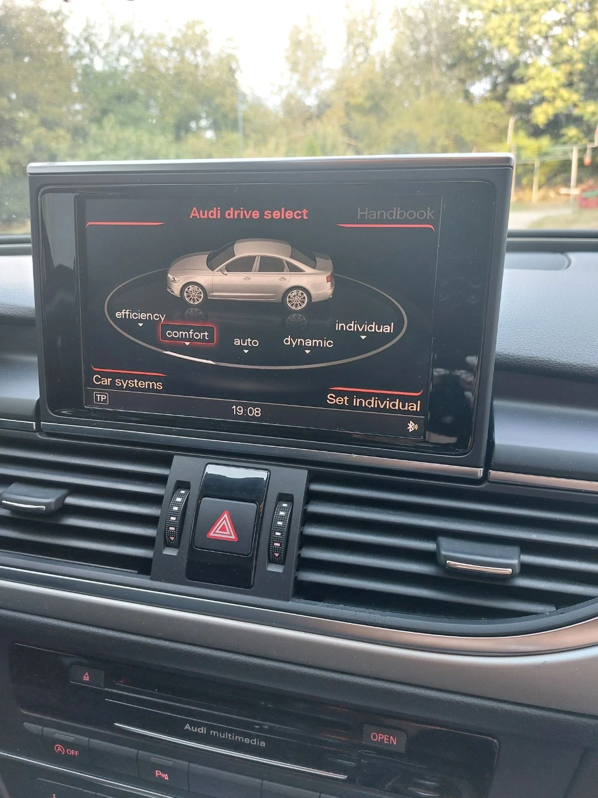 Audi A6 Топ Състояние Напълно Обслужена Реални Километри - изображение 10