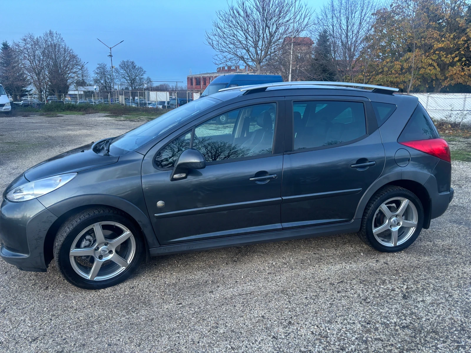 Peugeot 207 2019+ 1.4HDI+ 90кс+ ВС.ПЛАТЕНО+ ОБСЛУЖЕНА+ ПАНОРАМ - изображение 7