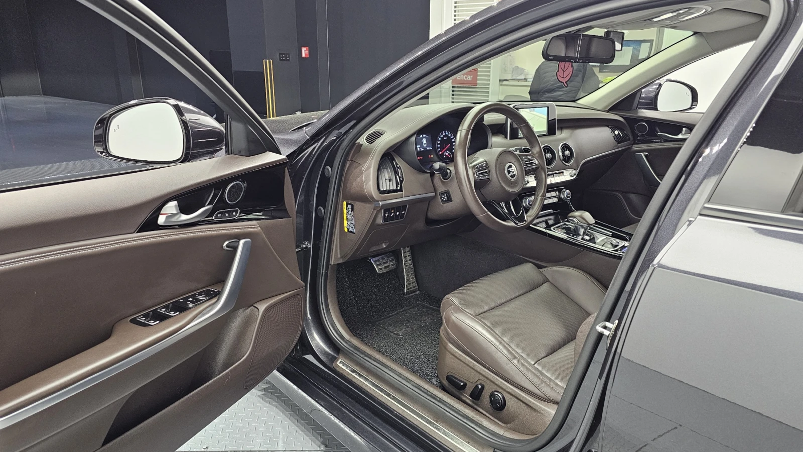 Kia Stinger 2.0T AWD PLATINUM autogeorge.com - изображение 10