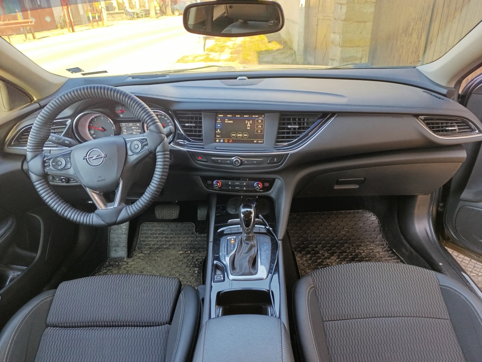 Opel Insignia B Grand Sport 1.6D 136к.с. автоматик - изображение 6