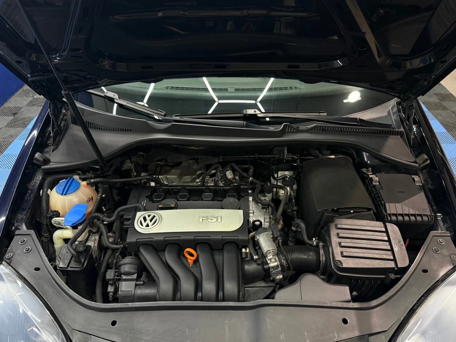 VW Jetta 2.0 Швейцария , снимка 13 - Автомобили и джипове - 53751024