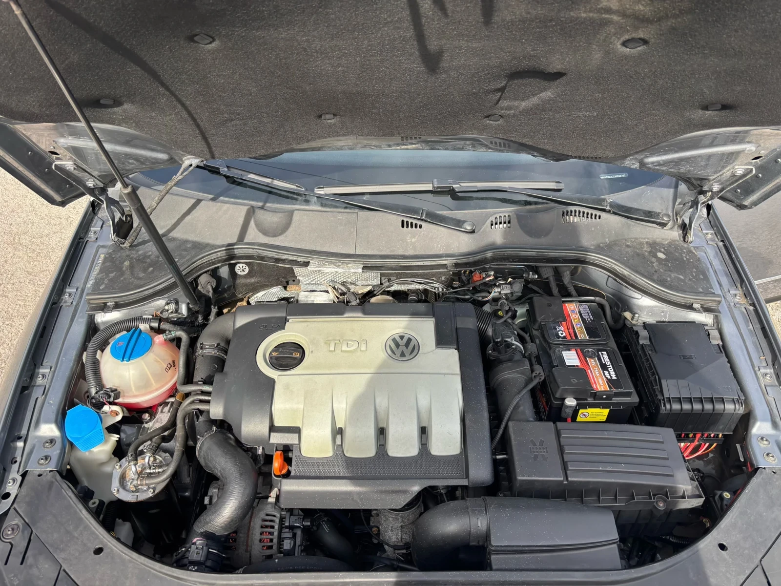 VW Passat 1.9TDI, снимка 12 - Автомобили и джипове - 53880315