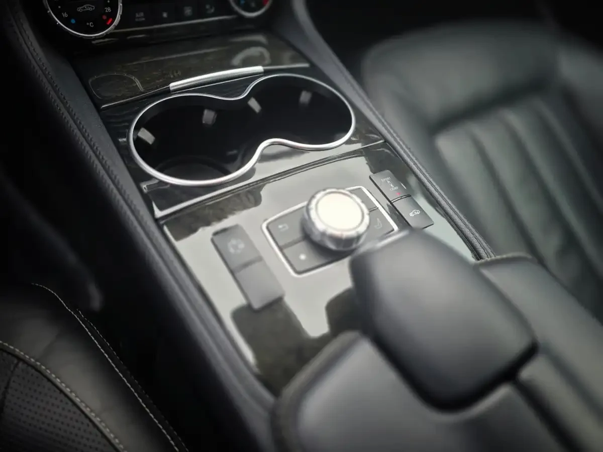 Mercedes-Benz CLS 500 550 4MATIC, снимка 15 - Автомобили и джипове - 53881136