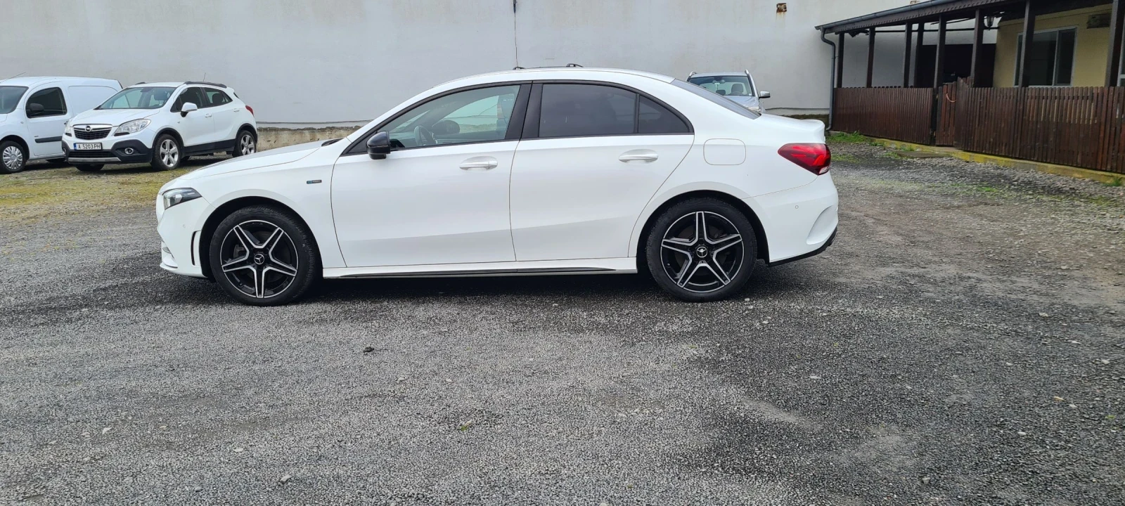 Mercedes-Benz A 250 AMG plug-in hybrid, снимка 7 - Автомобили и джипове - 54076114