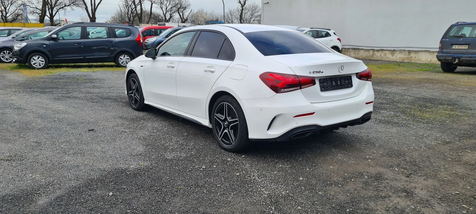 Mercedes-Benz A 250 AMG plug-in hybrid, снимка 6 - Автомобили и джипове - 54076114