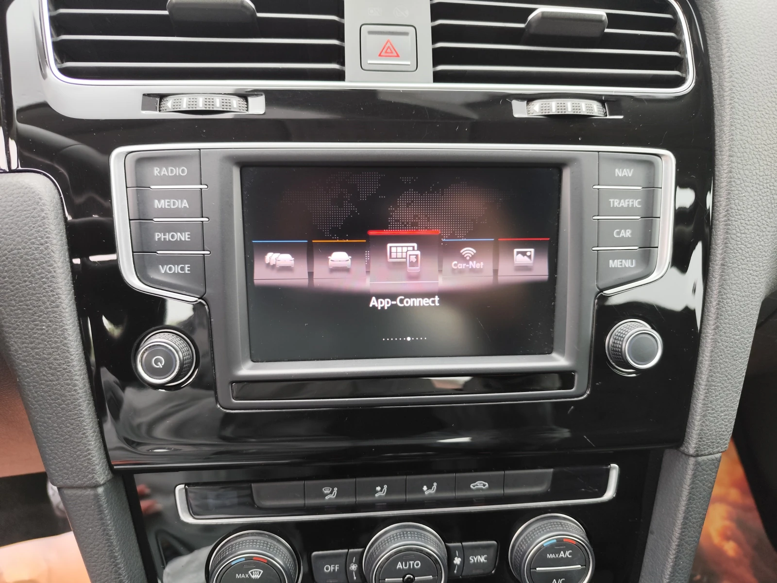 VW Golf 2.0TDi* 4MOTION* EURO6B* NAVI* APP* , снимка 10 - Автомобили и джипове - 54370808