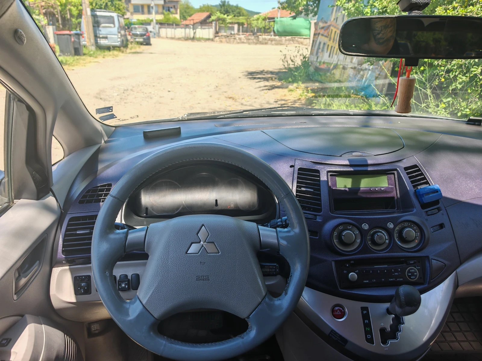Mitsubishi Grandis, снимка 7 - Автомобили и джипове - 55183577