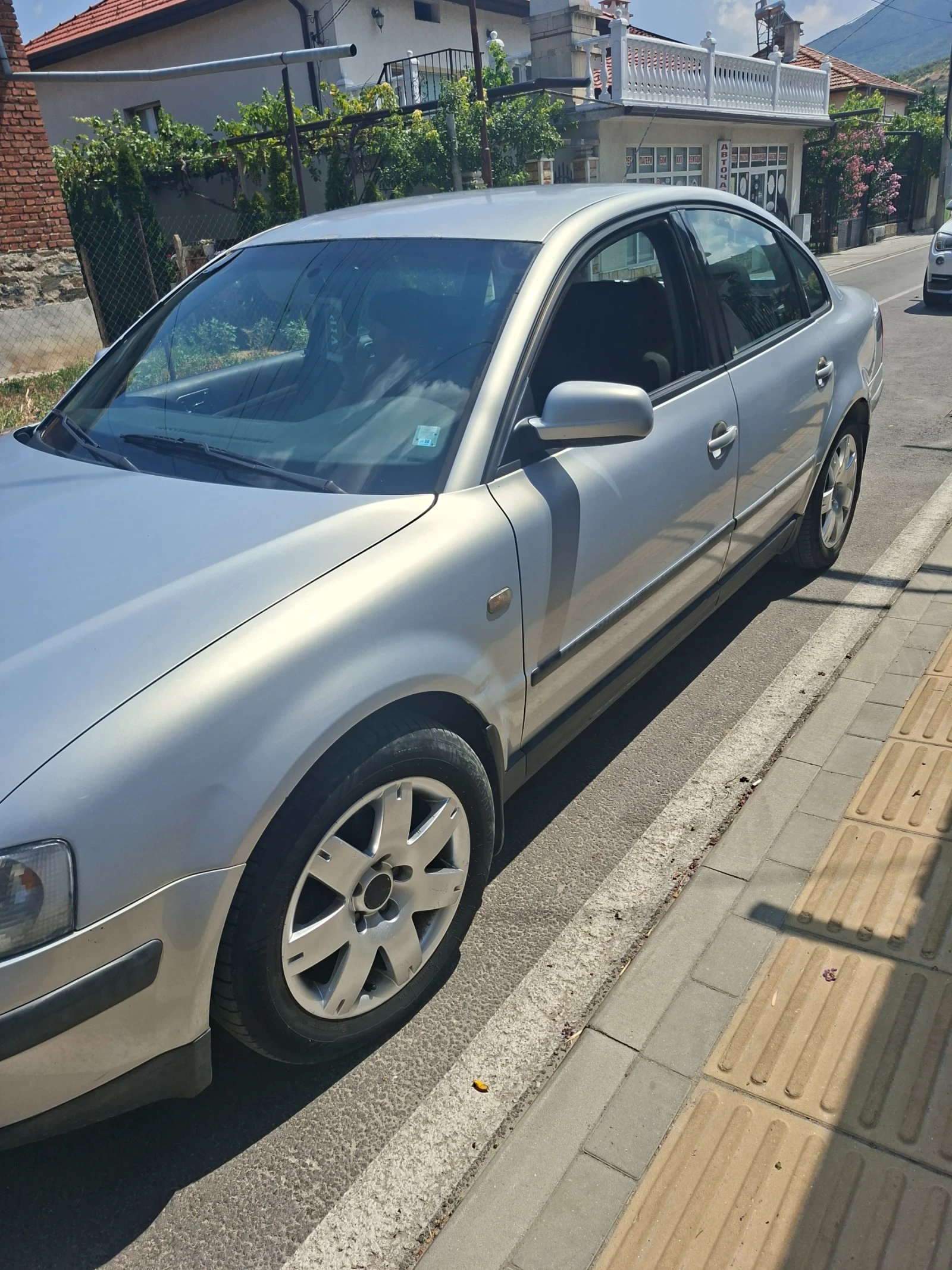 VW Passat Седан, снимка 2 - Автомобили и джипове - 55606329