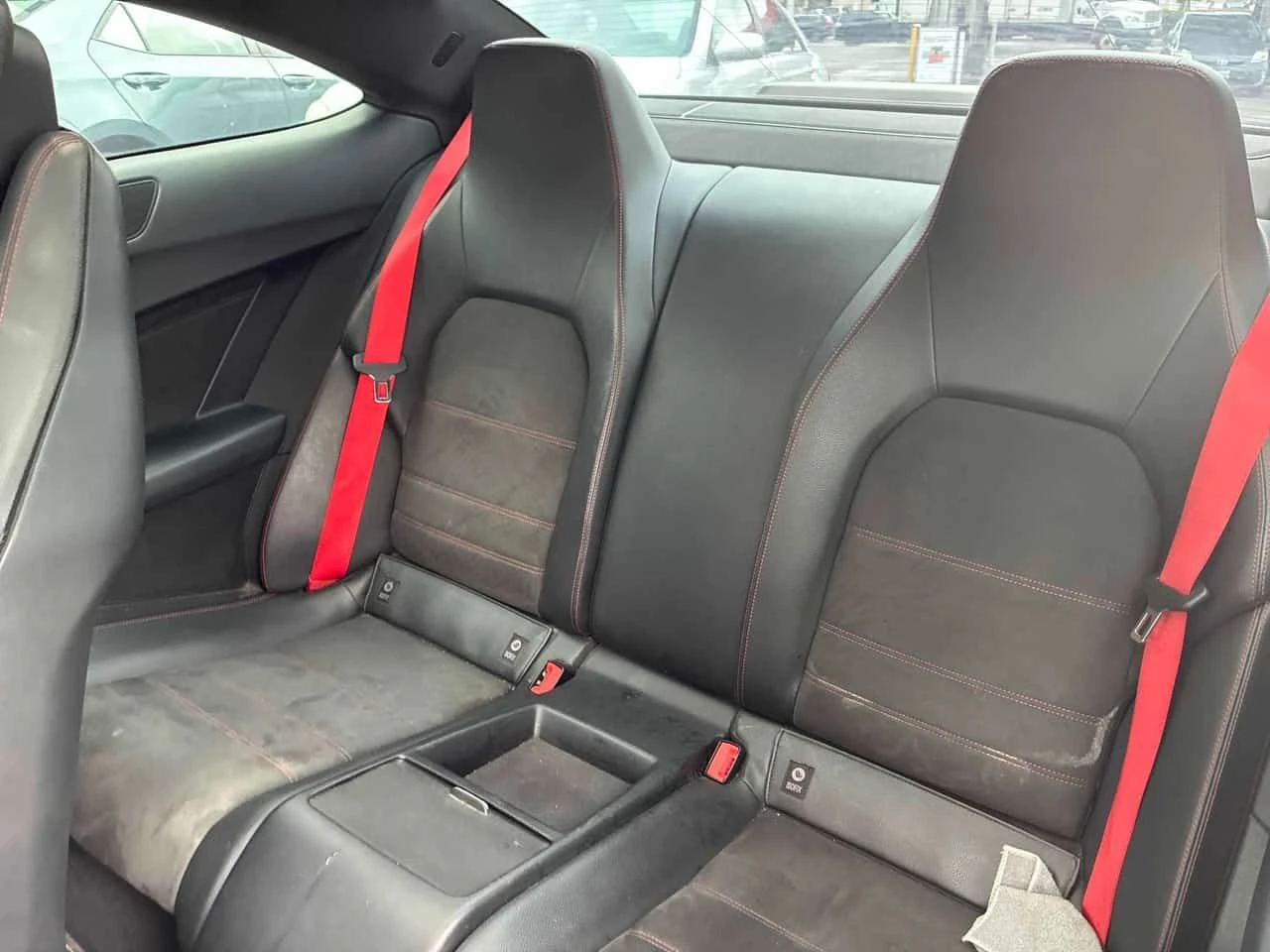 Mercedes-Benz C 350 4MATIC * FULL AMG PACK* КОЖА/АЛКАНТАРА* ПАНОРАМА* , снимка 13 - Автомобили и джипове - 55614427