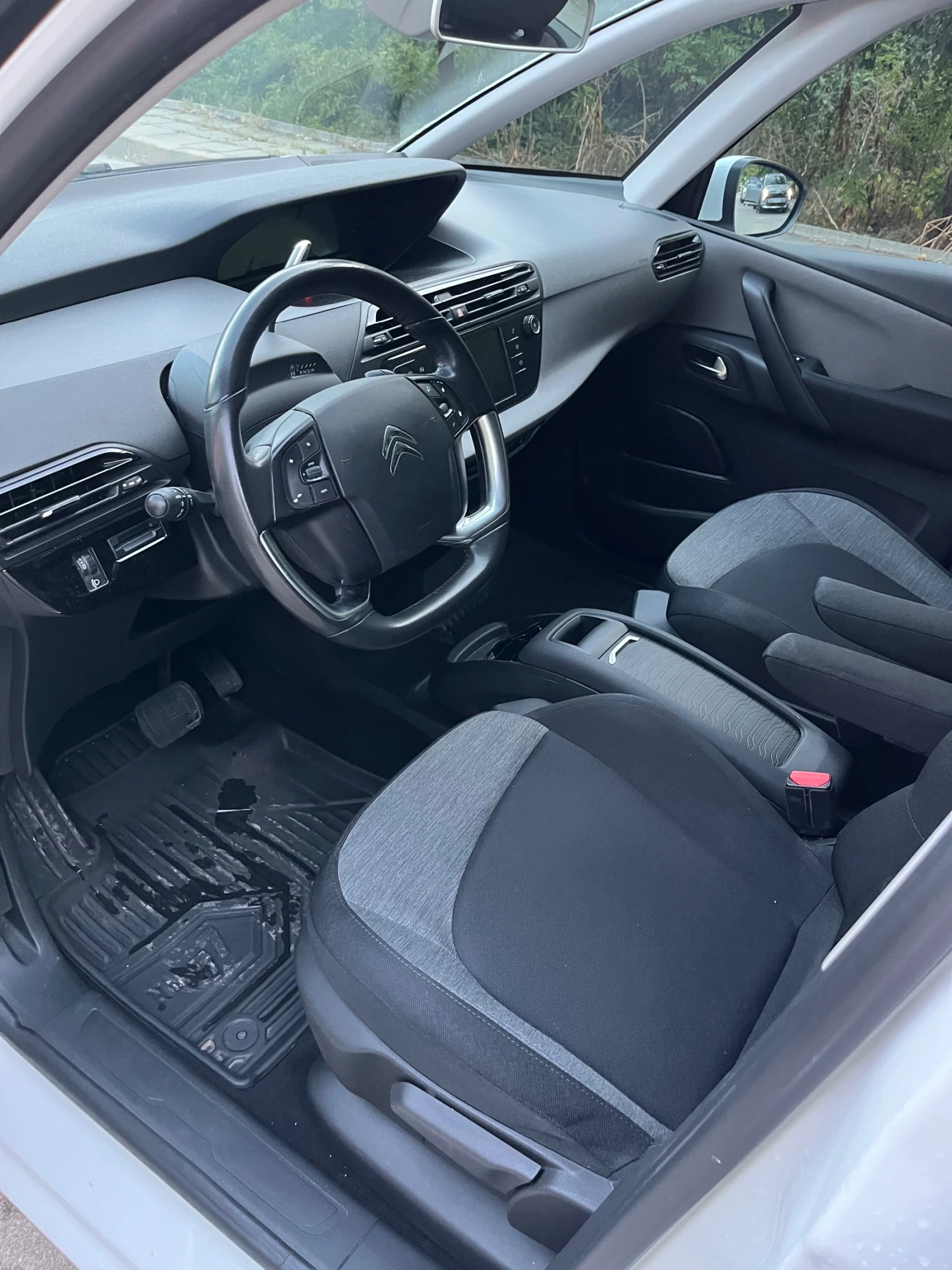 Citroen C4 Picasso 2.0 HDI 150kc, снимка 8 - Автомобили и джипове - 55646419