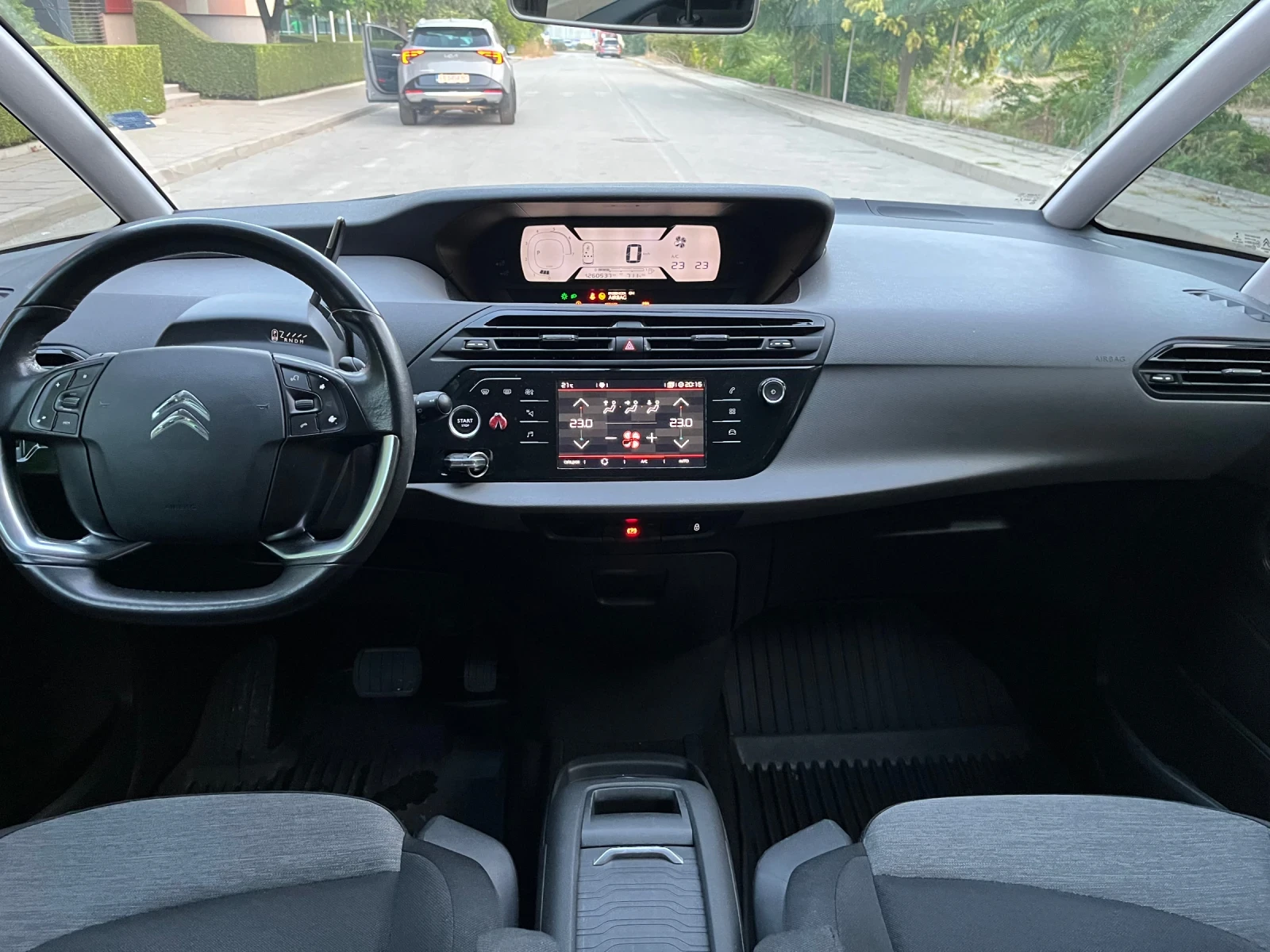 Citroen C4 Picasso 2.0 HDI 150kc, снимка 11 - Автомобили и джипове - 55646419