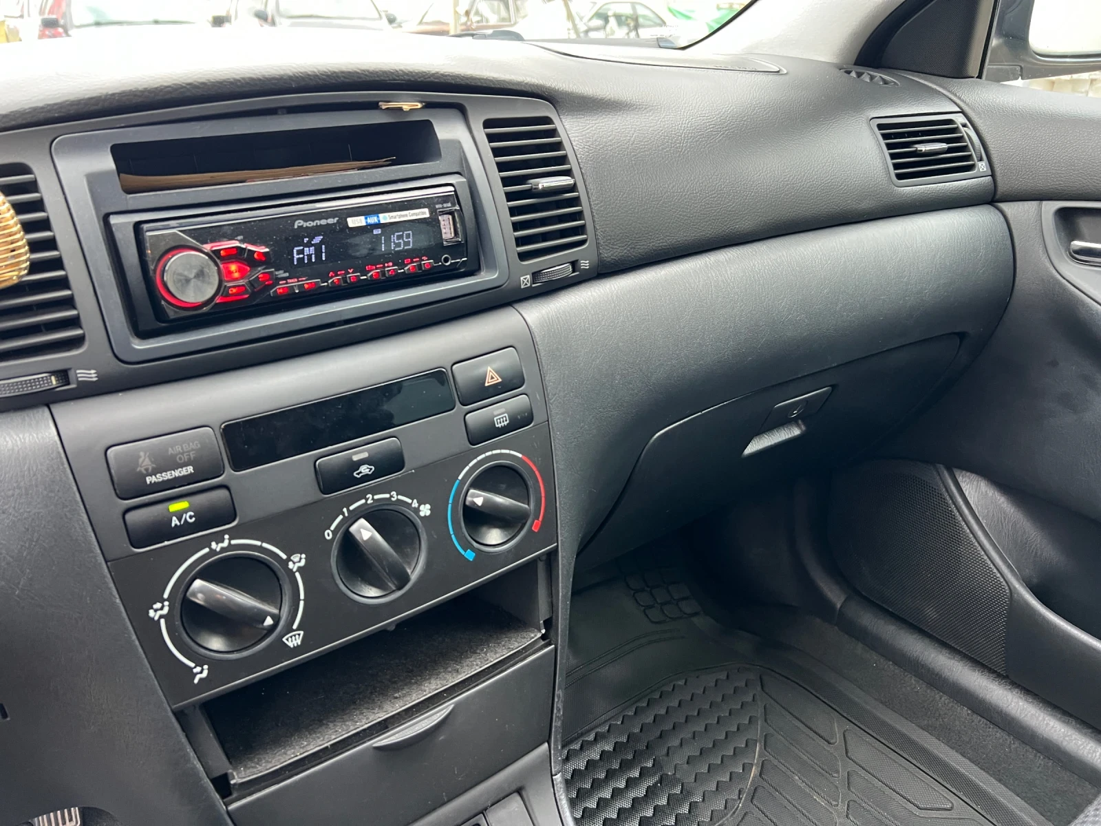 Toyota Corolla 1.4D-4D-90к.с., снимка 14 - Автомобили и джипове - 56120470