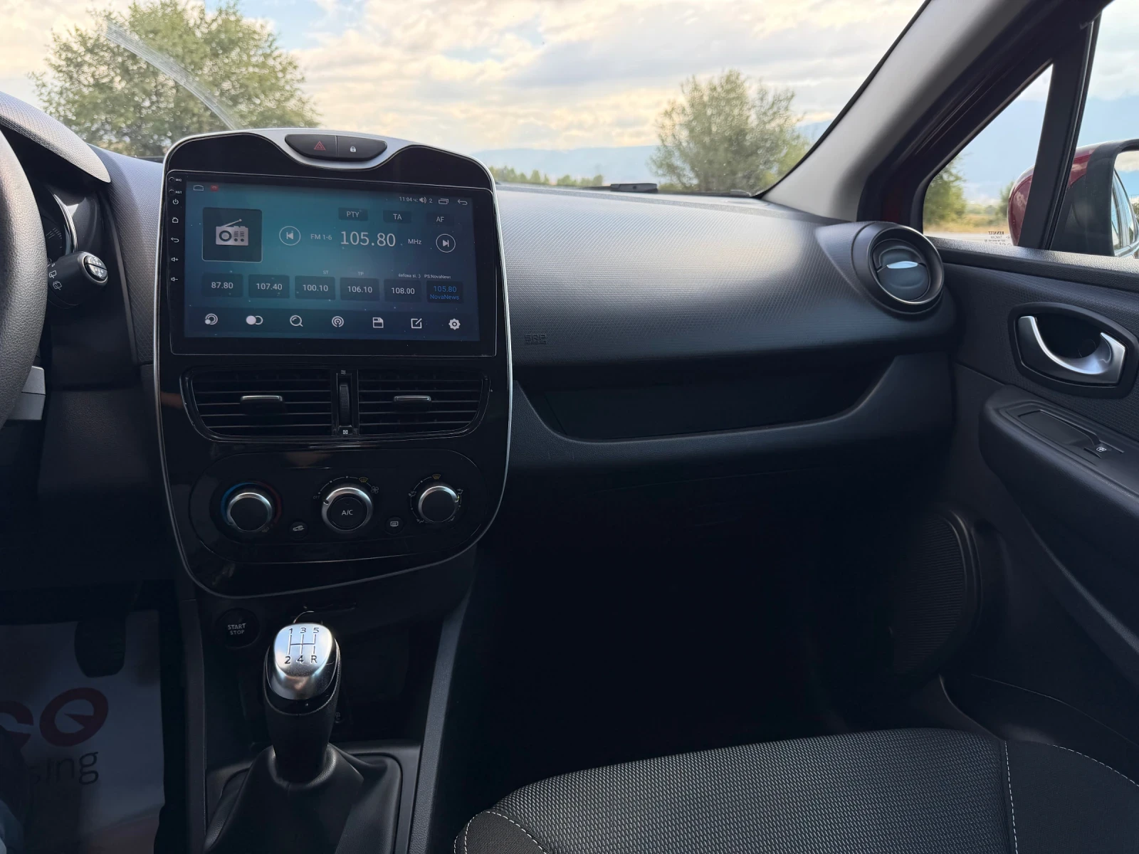 Renault Clio 1.5 DCI, снимка 13 - Автомобили и джипове - 56197035