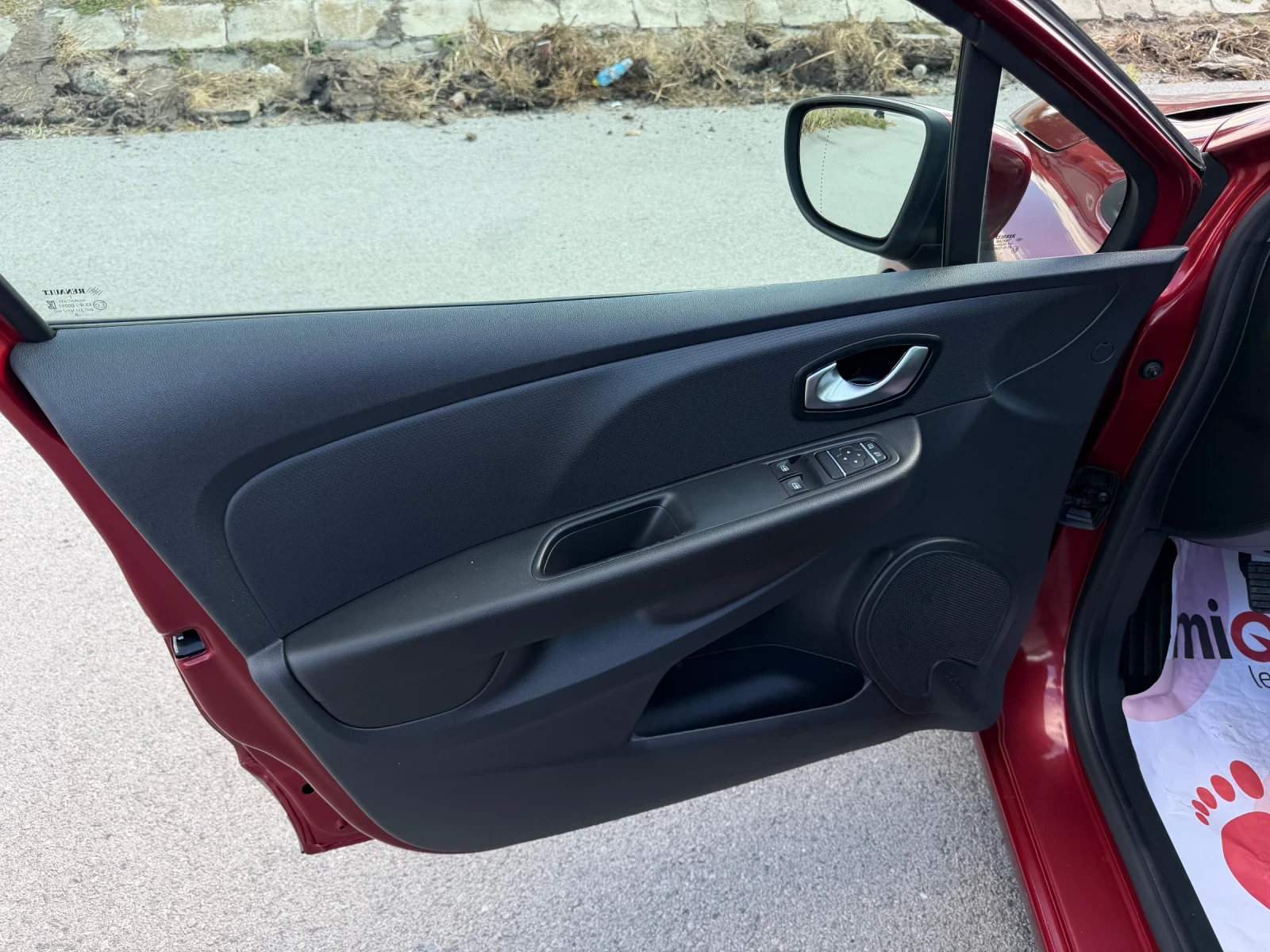Renault Clio 1.5 DCI, снимка 12 - Автомобили и джипове - 56197035
