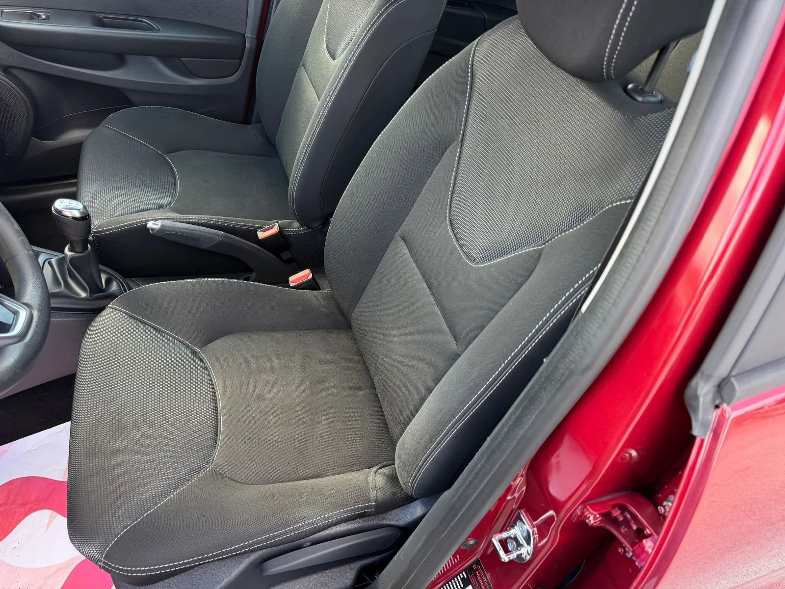 Renault Clio 1.5 DCI, снимка 10 - Автомобили и джипове - 56197035