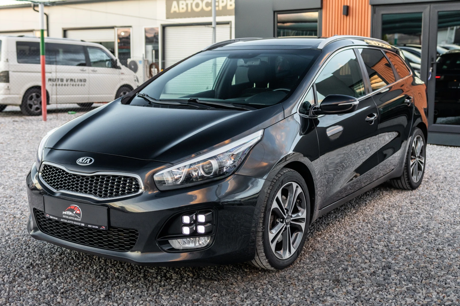 Kia Ceed 1.6CRDI::GT-Line::Panorama, снимка 2 - Автомобили и джипове - 56369508