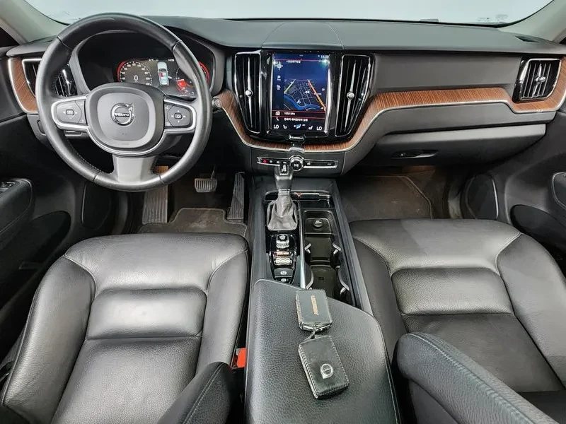 Volvo XC60 D5 - САМО 30% АВАНС, снимка 14 - Автомобили и джипове - 55927648