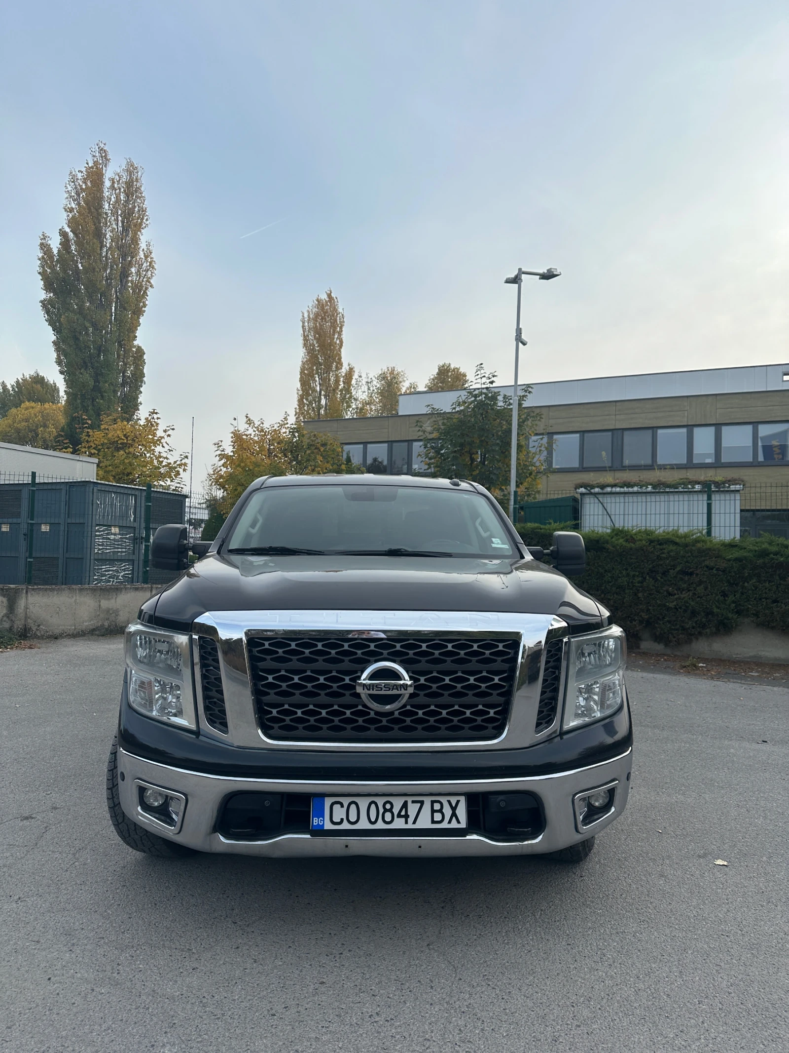 Nissan Titan king - [1] 