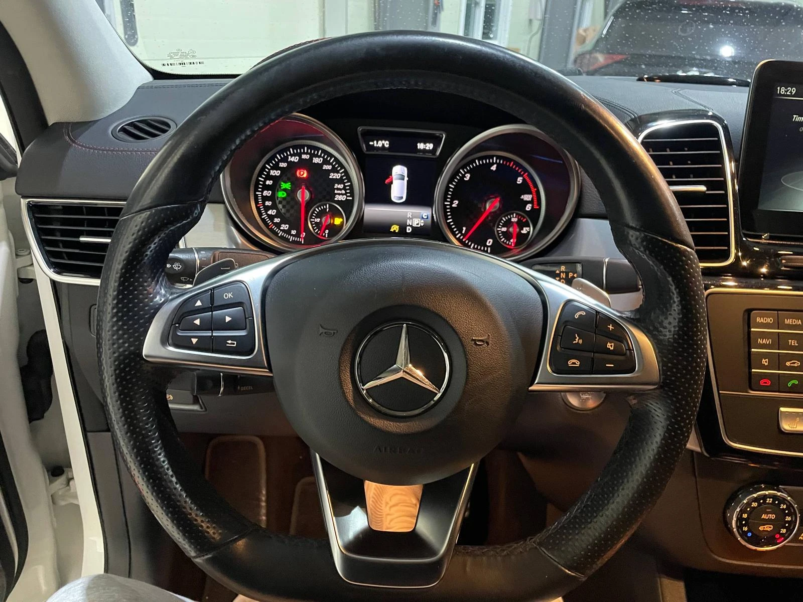 Mercedes-Benz GLE Coupe 350D ! 4matic ! AMG Line ! 9G-tronic !, снимка 15 - Автомобили и джипове - 54139722