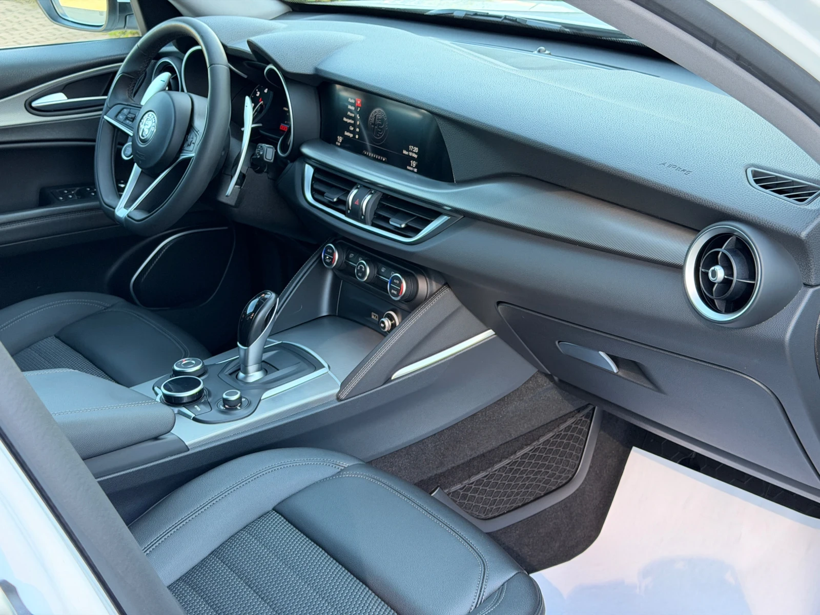 Alfa Romeo Stelvio 2.2M-JET-210KC-8AT-ZF-KEYLESS-GO-НАВИ-КАМЕРА-ТОППП, снимка 15 - Автомобили и джипове - 54645136