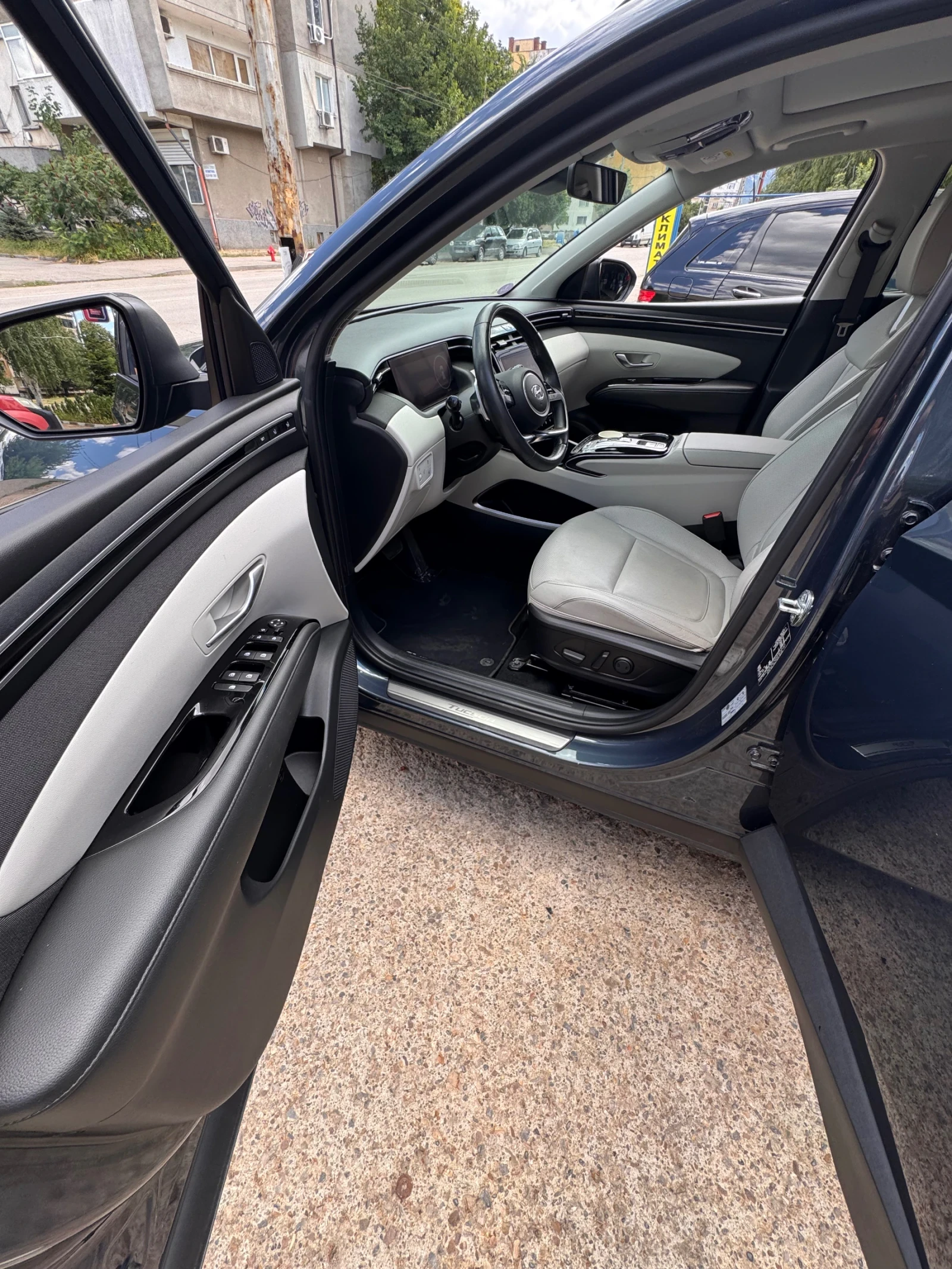 Hyundai Tucson Plug-Inn, снимка 9 - Автомобили и джипове - 55393776