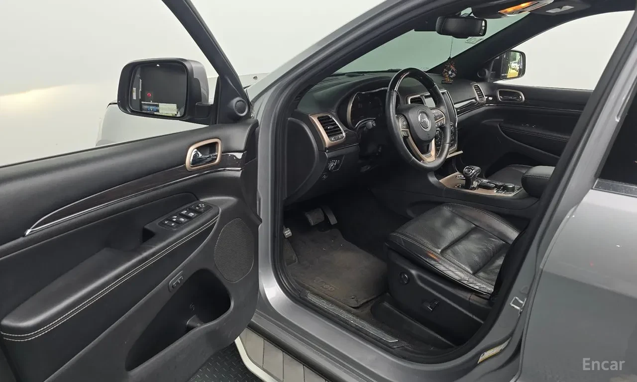 Jeep Grand cherokee OVERLAND | DISTRONIC | ПАНОРАМА | ОБДУХВАНЕ, снимка 9 - Автомобили и джипове - 55471888