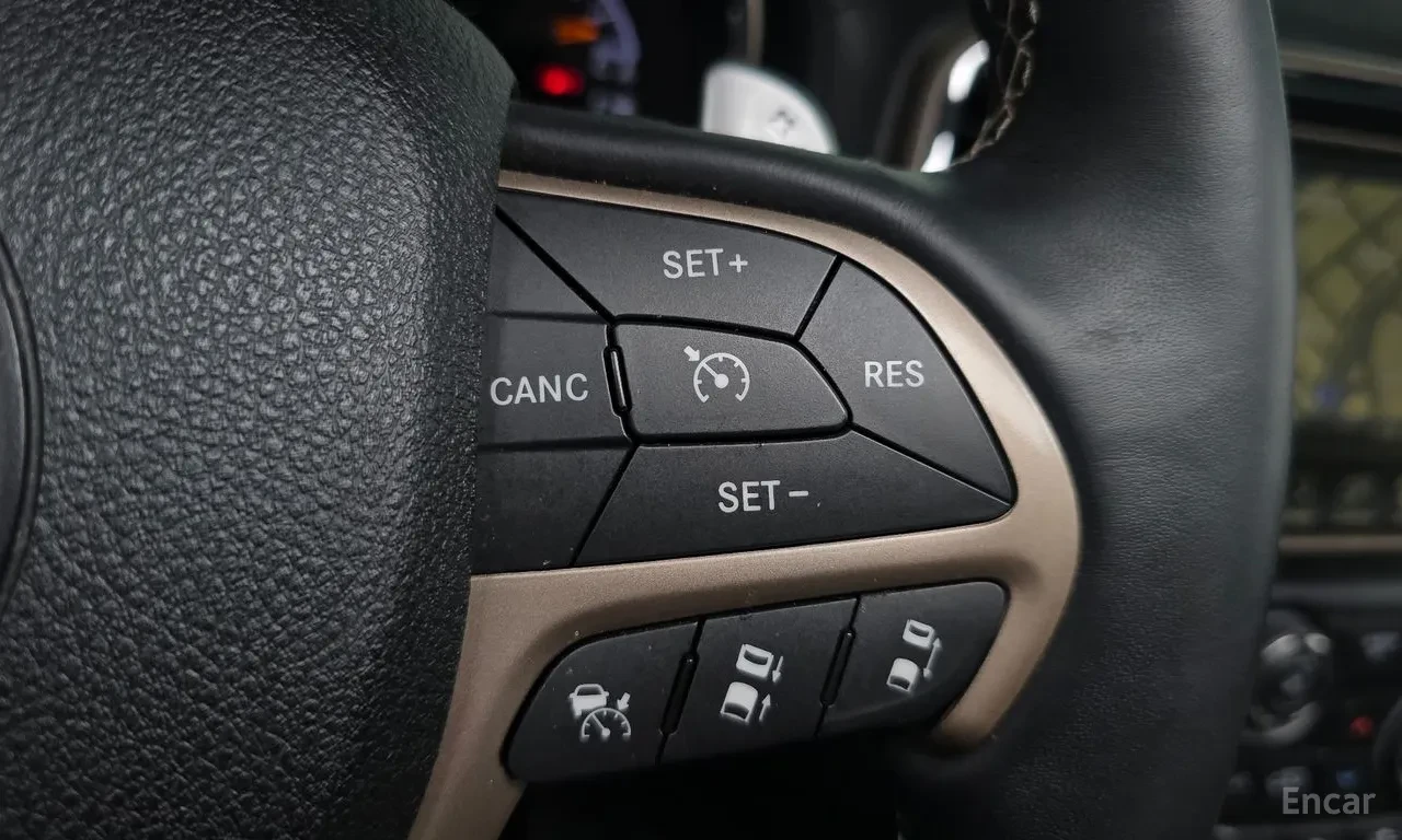 Jeep Grand cherokee OVERLAND | DISTRONIC | ПАНОРАМА | ОБДУХВАНЕ, снимка 13 - Автомобили и джипове - 55471888