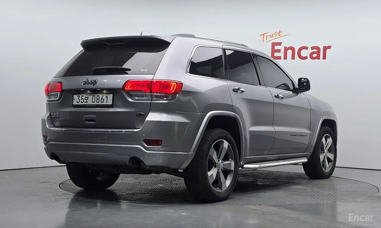 Jeep Grand cherokee OVERLAND | DISTRONIC | ПАНОРАМА | ОБДУХВАНЕ, снимка 2 - Автомобили и джипове - 55471888