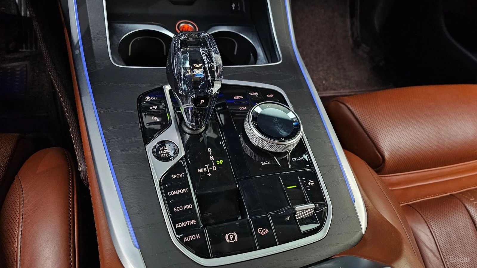 BMW X7 xDrive 40d* HUD* 360* МОНИТОРИ* КОЖА* ОБДУХВ* ПАНО, снимка 7 - Автомобили и джипове - 55503355
