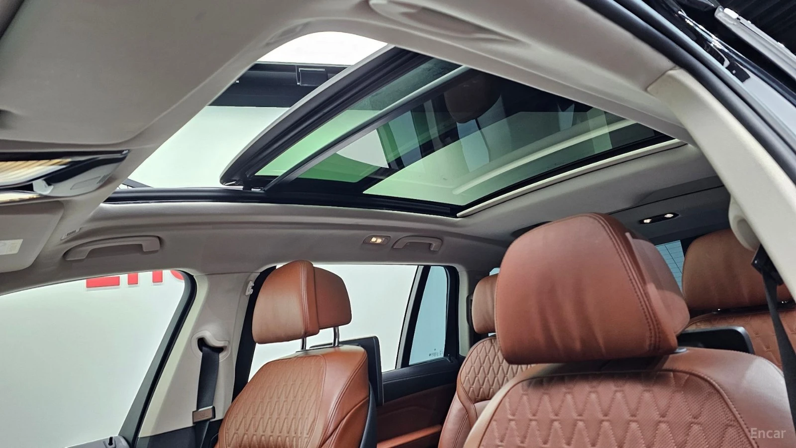 BMW X7 xDrive 40d* HUD* 360* МОНИТОРИ* КОЖА* ОБДУХВ* ПАНО, снимка 17 - Автомобили и джипове - 55503355