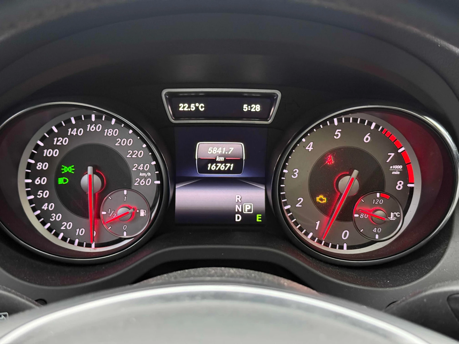 Mercedes-Benz GLA 250 * АВТОКРЕДИТ * ГЛАВНО ПРЕДСТАВИТЕЛСТВО, снимка 8 - Автомобили и джипове - 55881916