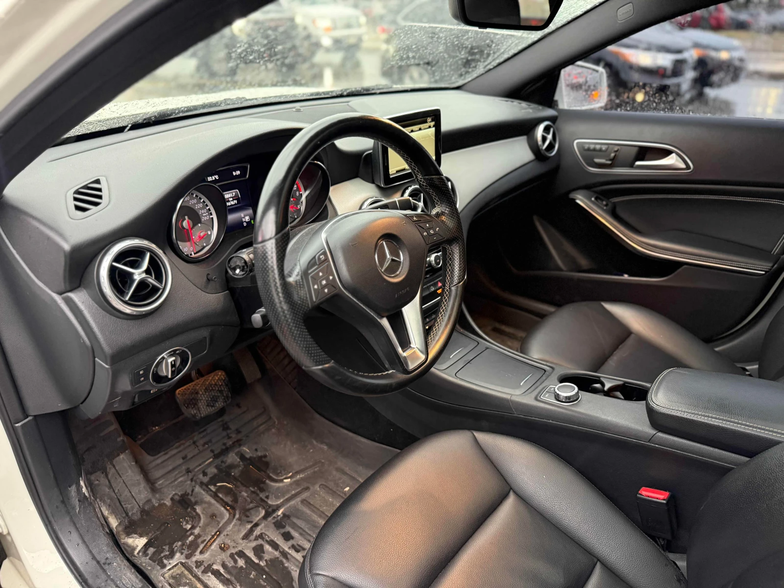 Mercedes-Benz GLA 250 * АВТОКРЕДИТ * ГЛАВНО ПРЕДСТАВИТЕЛСТВО, снимка 7 - Автомобили и джипове - 55881916