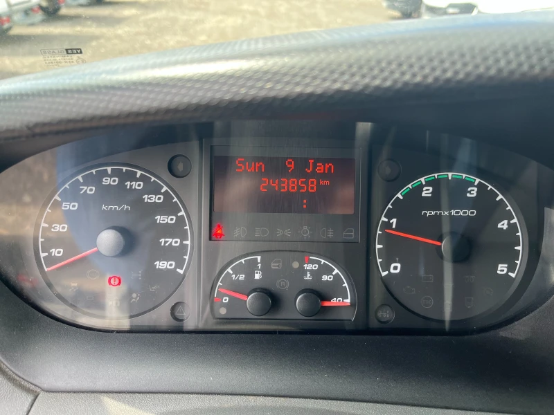 Iveco Daily 35C13, снимка 9 - Бусове и автобуси - 50244378