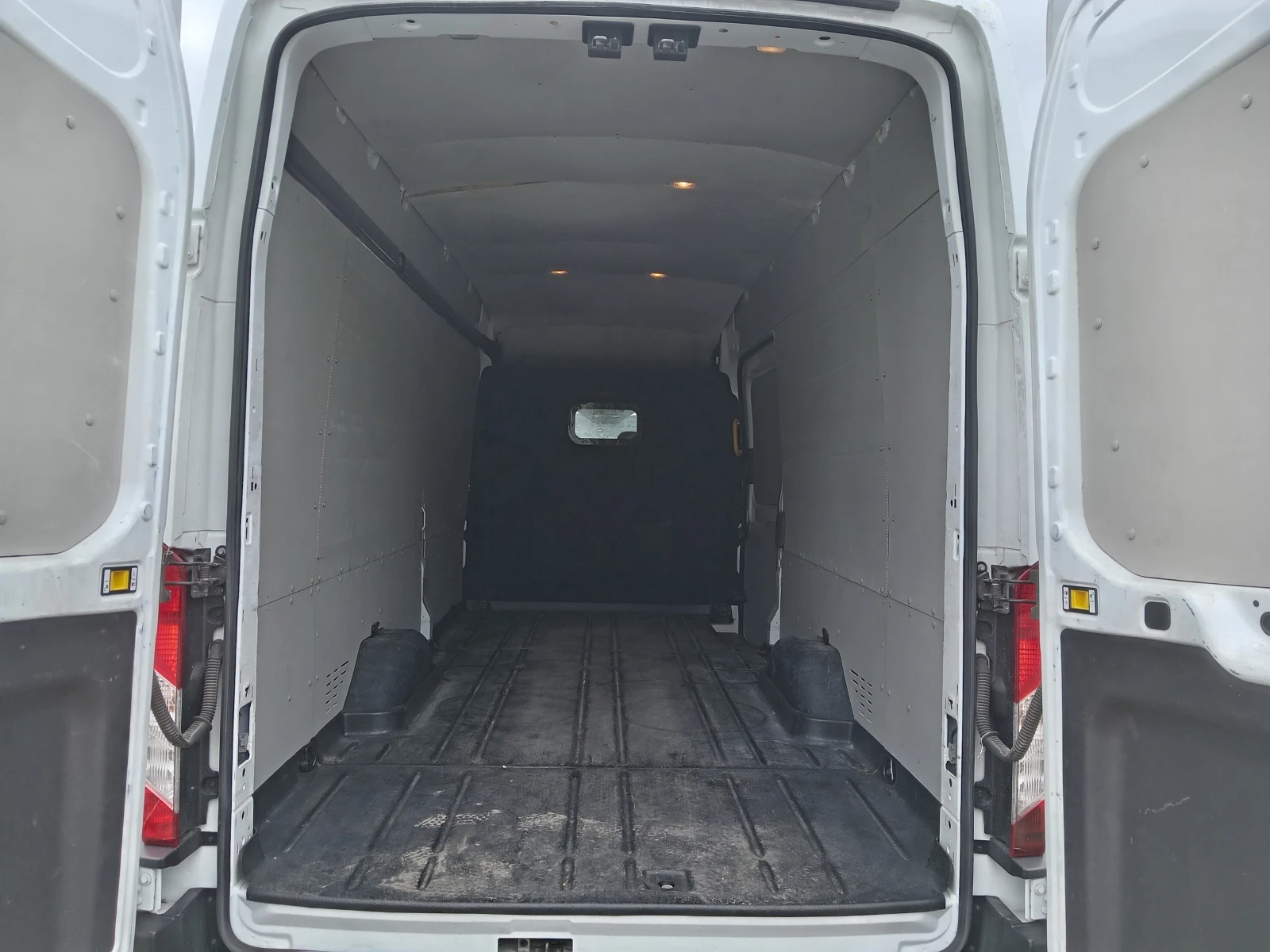 Ford Transit 2.0D дълга база  - изображение 7
