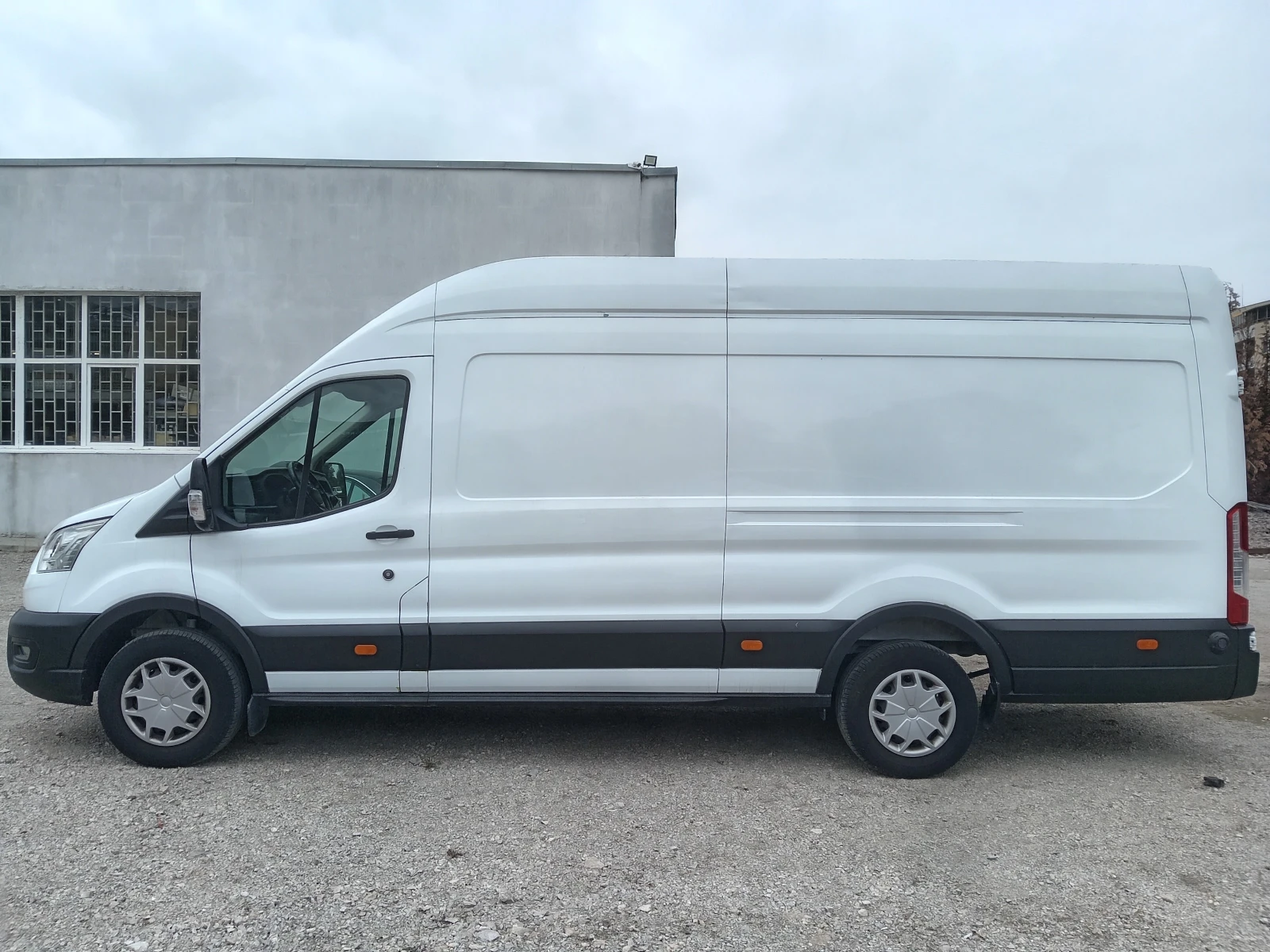 Ford Transit 2.0D дълга база  - изображение 5