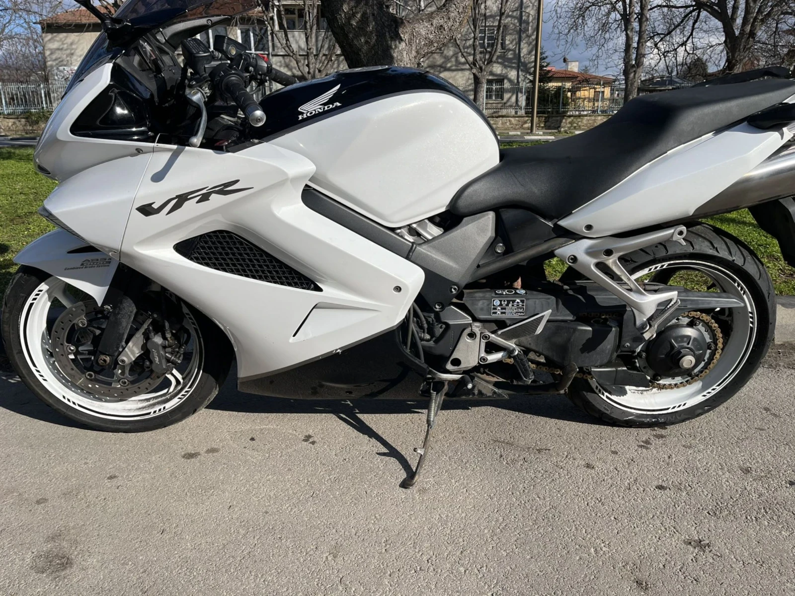 Honda Vfr 800 V-TEC ABS - изображение 3