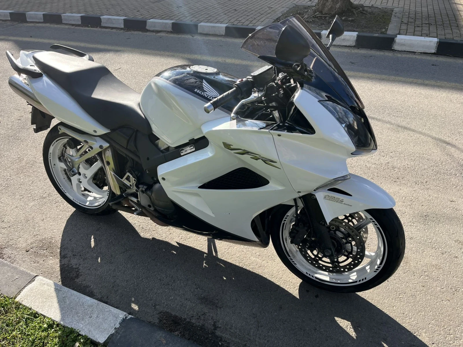 Honda Vfr 800 V-TEC ABS - изображение 4