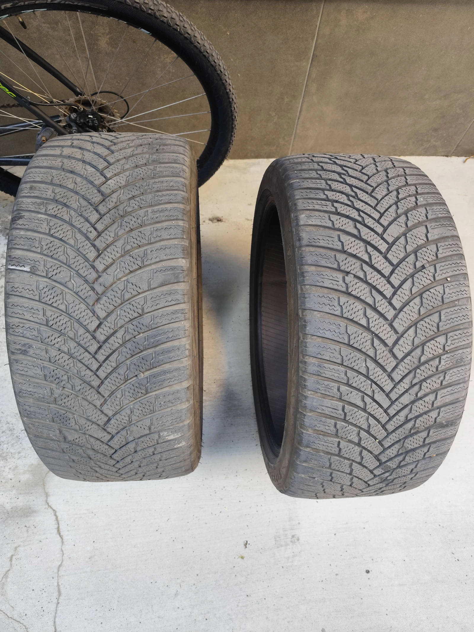 Гуми Зимни 255/40R19
