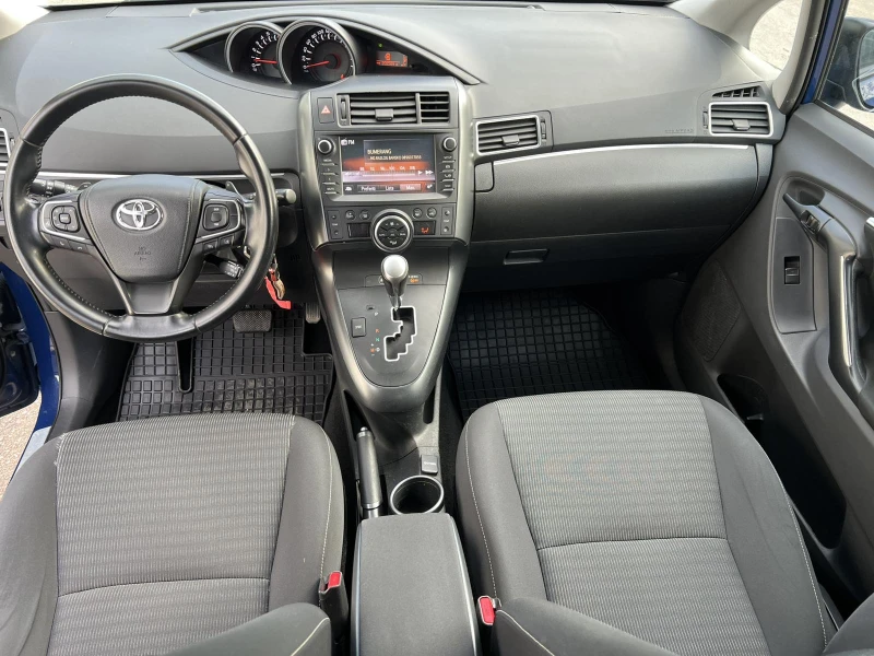 Toyota Verso 1.8VVTI Automat GAS, снимка 8 - Автомобили и джипове - 48500298